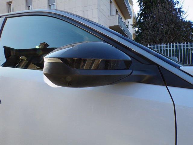 PEUGEOT 3008 usata, con Luci diurne LED