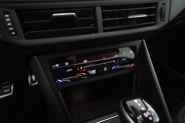 VOLKSWAGEN Taigo usata 12