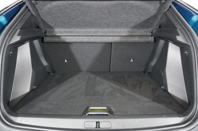 PEUGEOT 2008 usata, con Cruise Control