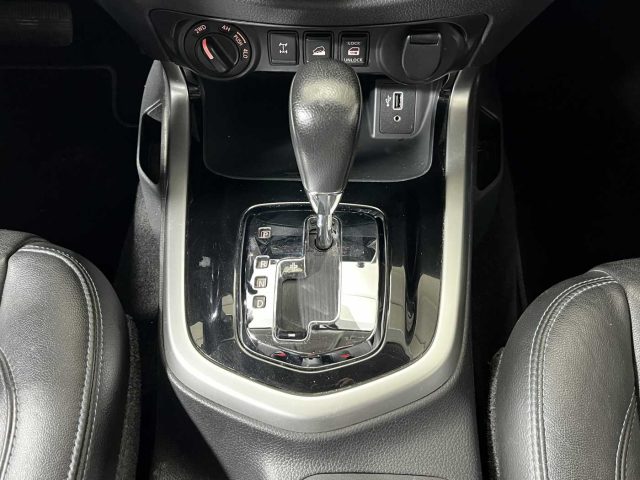 NISSAN Navara usata, con Specchietti laterali elettrici