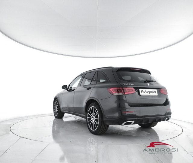MERCEDES-BENZ GLC 300 usata 3