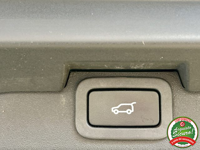 LAND ROVER Discovery usata, con Luci diurne LED