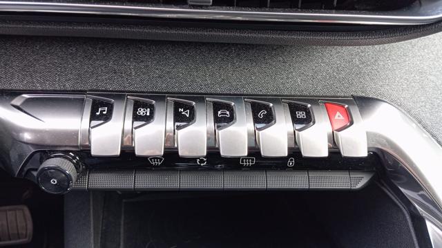 PEUGEOT 5008 usata, con Volante multifunzione