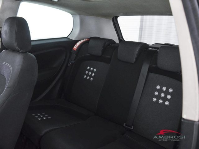 FIAT Punto usata 9