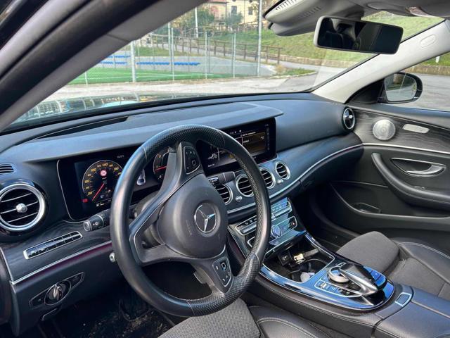 MERCEDES-BENZ E 220 usata, con Alzacristalli elettrici