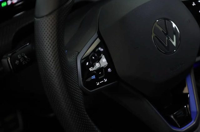 VOLKSWAGEN Golf R usata, con Servosterzo