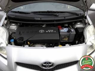 TOYOTA Yaris usata 13