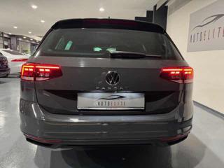 VOLKSWAGEN Passat Variant usata, con Autoradio