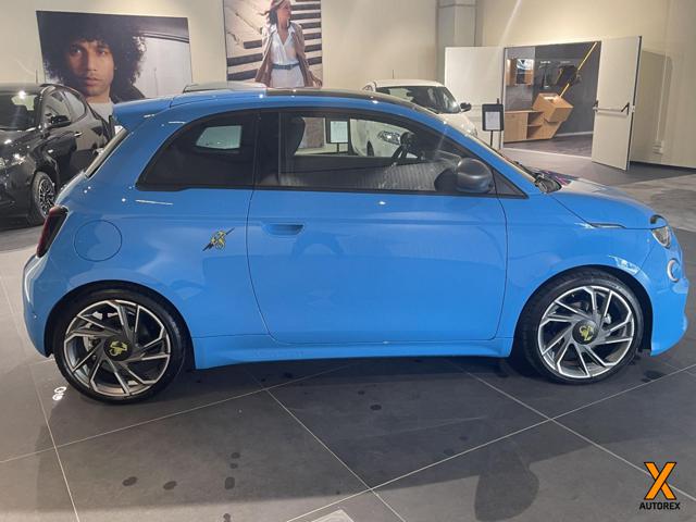 ABARTH 500e usata, con Autoradio