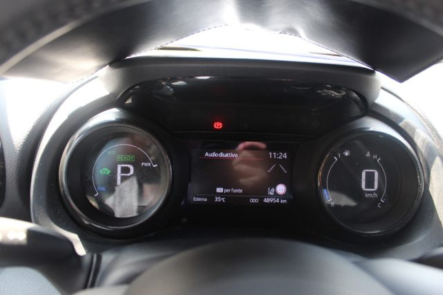TOYOTA Yaris usata, con Autoradio digitale