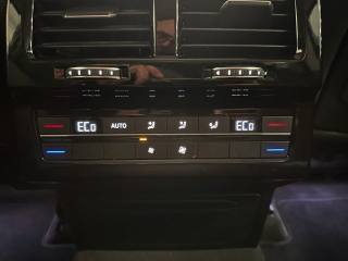 VOLKSWAGEN Touareg usata, con Bracciolo