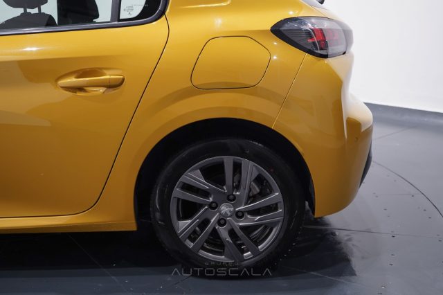 PEUGEOT 208 usata, con Airbag testa
