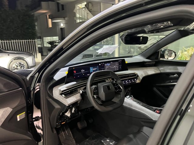 PEUGEOT 3008 usata, con Sensori di parcheggio anteriori