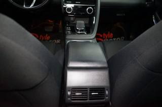 JAGUAR E-Pace usata, con Sensori di parcheggio posteriori