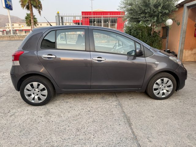TOYOTA Yaris usata, con Servosterzo