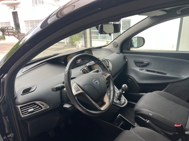 LANCIA Ypsilon usata, con MP3