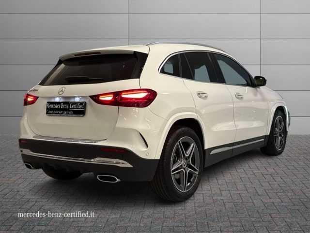 MERCEDES-BENZ GLA 180 usata, con Airbag