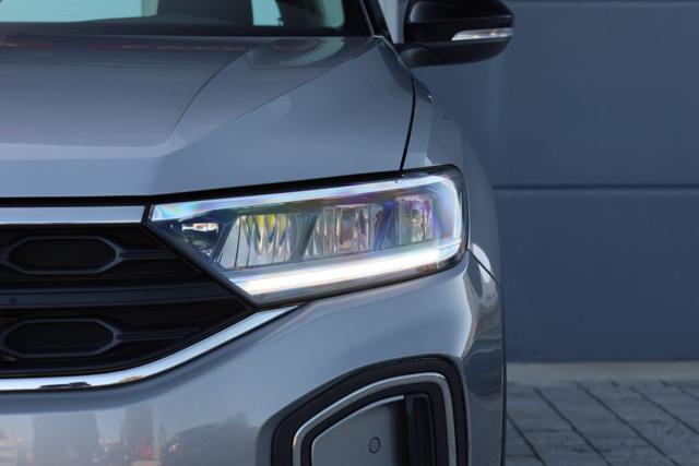 VOLKSWAGEN T-Roc usata, con Leve al volante