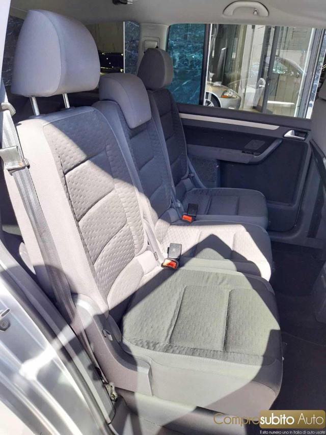 VOLKSWAGEN Touran usata 17