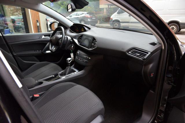 PEUGEOT 308 usata, con Sensore di pioggia