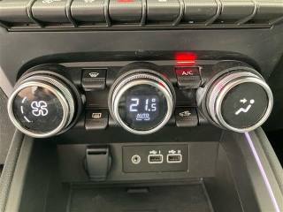 RENAULT Clio usata, con Hill holder