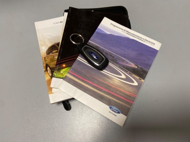 FORD Kuga usata, con Bluetooth