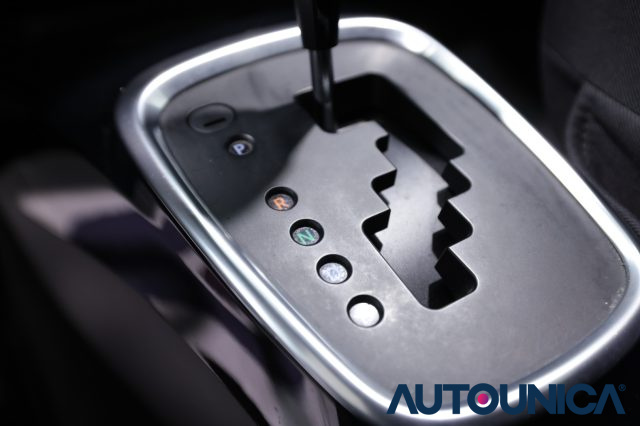 TOYOTA Yaris usata, con Airbag testa