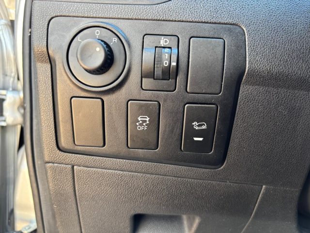 MAHINDRA KUV100 usata, con Climatizzatore