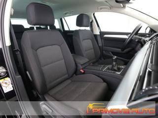 VOLKSWAGEN Passat Variant usata, con Cerchi in lega
