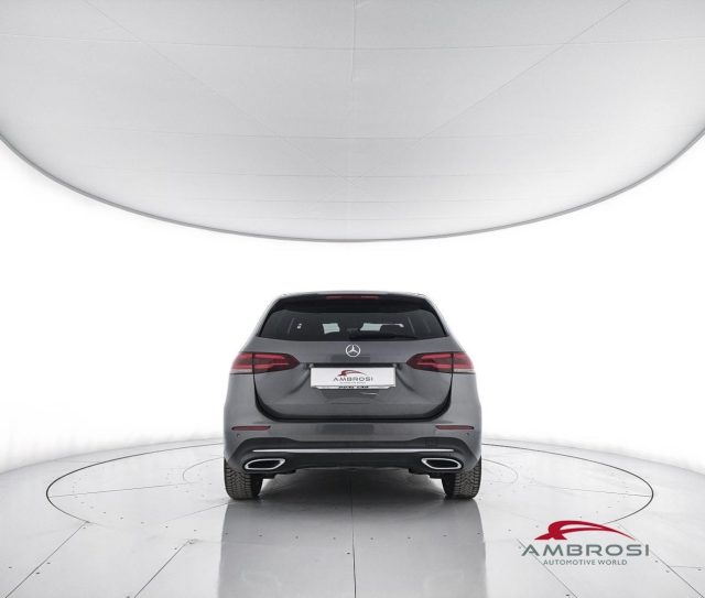 MERCEDES-BENZ B 180 usata 5