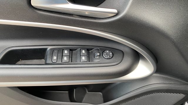 JEEP Avenger usata, con Touch screen