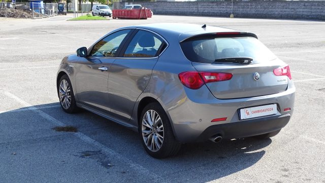 ALFA ROMEO Giulietta usata, con Autoradio