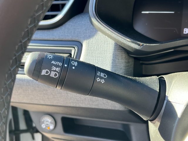 RENAULT Clio usata, con Volante in pelle