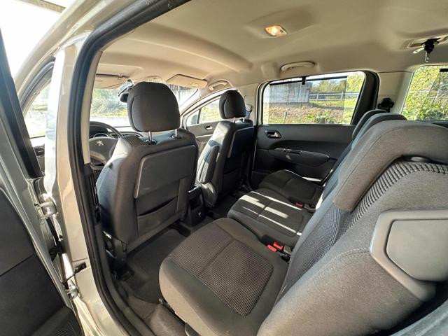 PEUGEOT 5008 usata, con Climatizzatore automatico, 2 zone