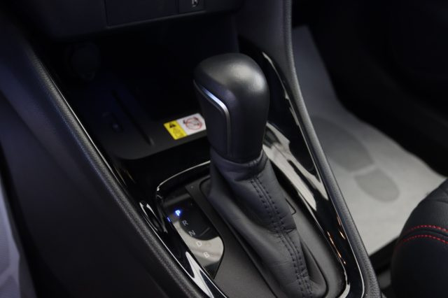 TOYOTA Yaris usata 15