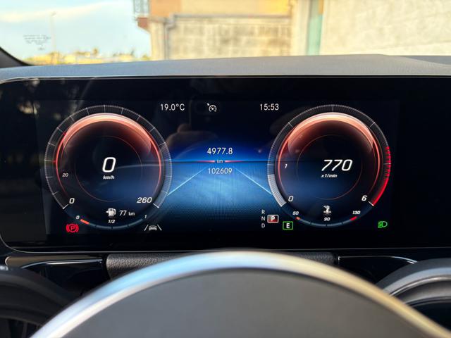 MERCEDES-BENZ GLA 200 usata, con Fari LED