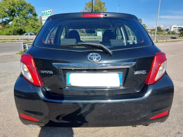 TOYOTA Yaris usata 7