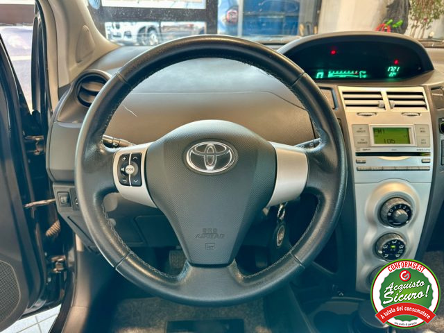 TOYOTA Yaris usata, con Volante in pelle