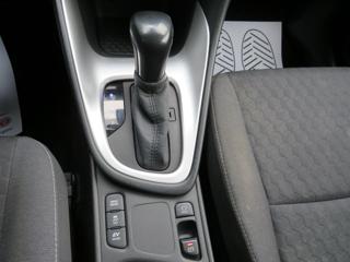 TOYOTA Yaris usata, con Riconoscimento dei segnali stradali