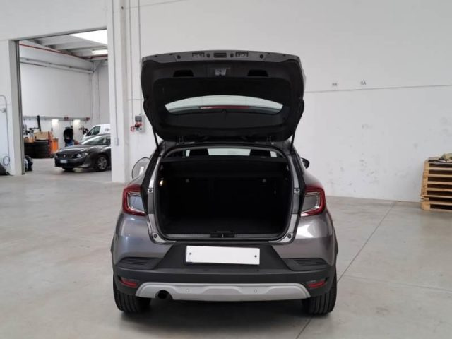 RENAULT Captur usata, con Autoradio
