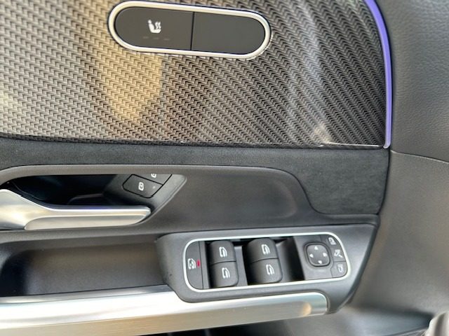 MERCEDES-BENZ GLB 200 usata, con Sedili sportivi