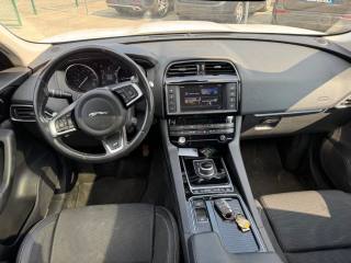JAGUAR F-Pace usata, con Fari Xenon