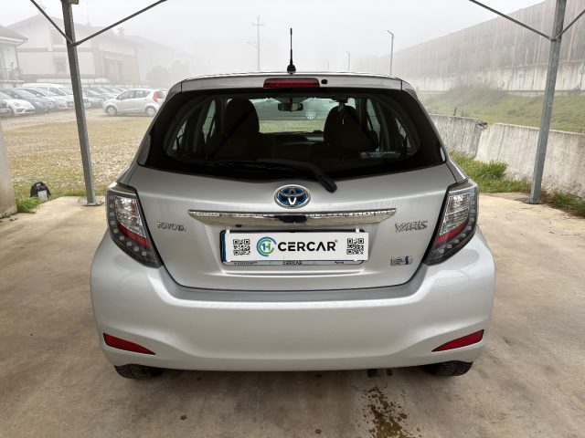 TOYOTA Yaris usata, con Autoradio