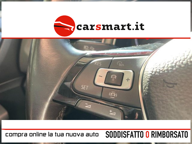 VOLKSWAGEN T-Roc usata, con USB