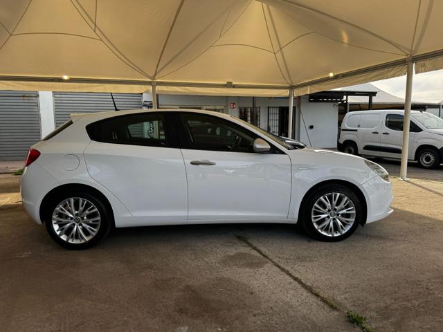 ALFA ROMEO Giulietta usata, con Autoradio