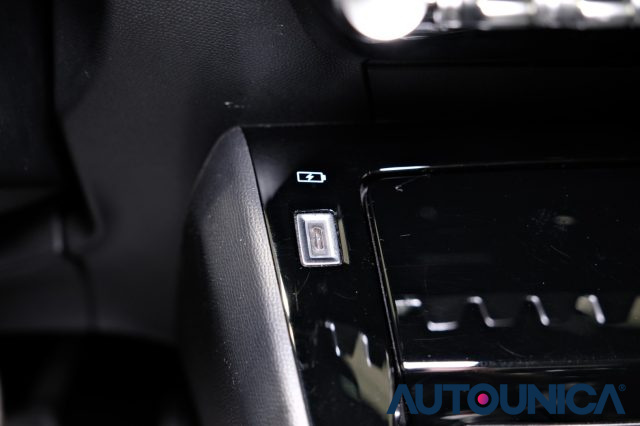 PEUGEOT 208 usata, con Sensori di parcheggio posteriori