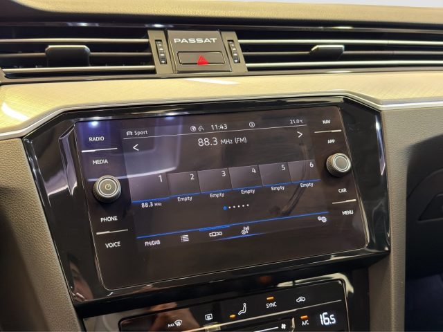 VOLKSWAGEN Passat usata 15