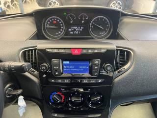 LANCIA Ypsilon usata, con USB