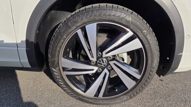 VOLKSWAGEN T-Roc usata, con Autoradio