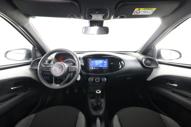 TOYOTA Aygo X usata 9